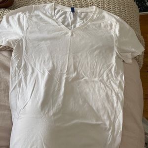 White V neck tee short sleeve shirt